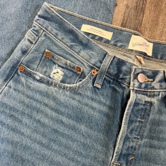 Women's Mid-Rise 90's Baggy Jeans - Universal Thread Medium Wash 6 - Picture 5 of 6